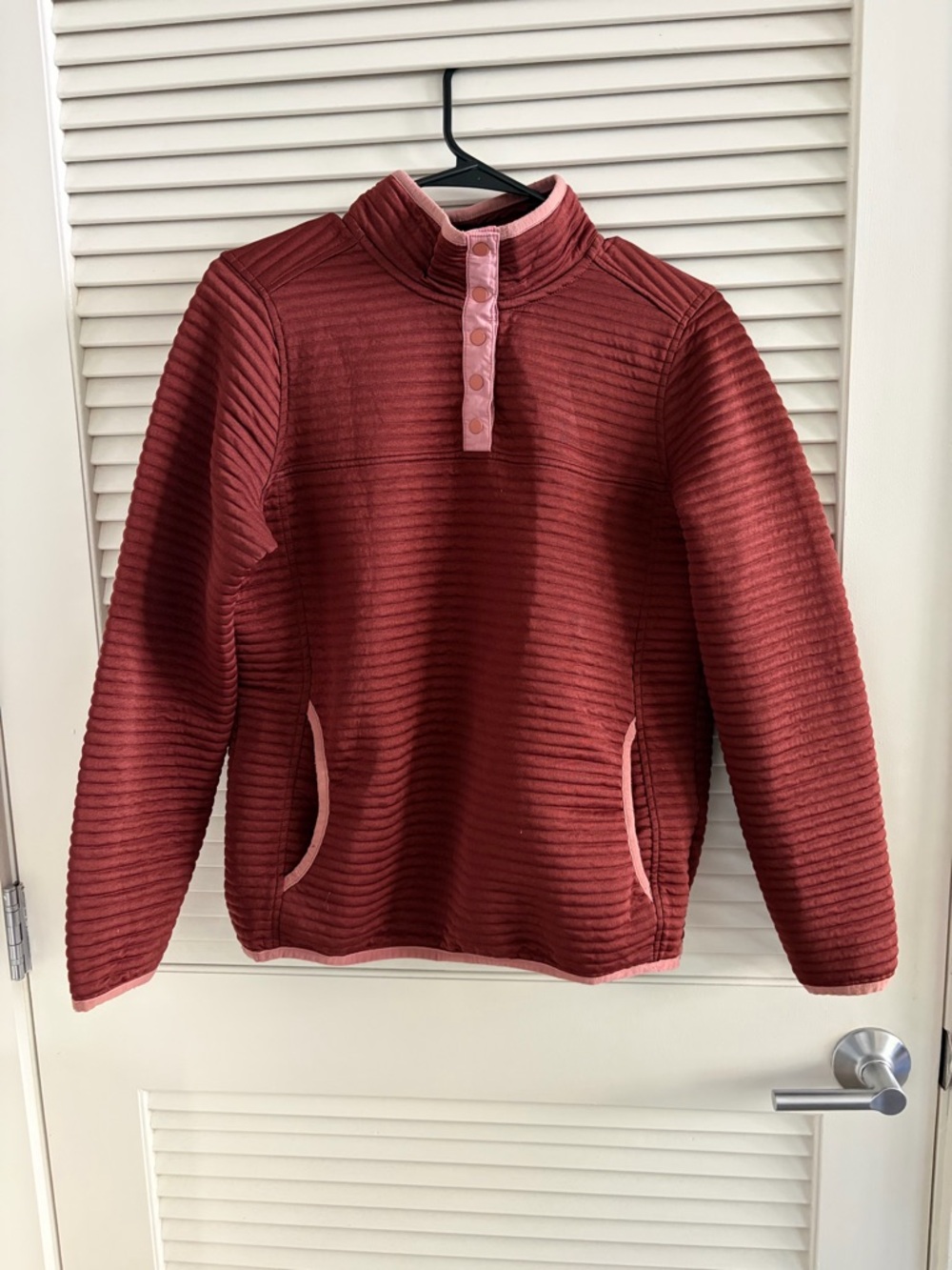 L.L.Bean Maroon/Dusty Rose Quarter Snap, Small